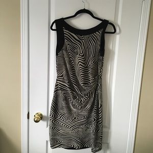 Frank Lyman Black & Beige dress. Size 8